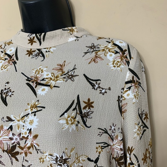 Nasty Gal Spring Street Floral Dress Stone - Picture 5 of 8